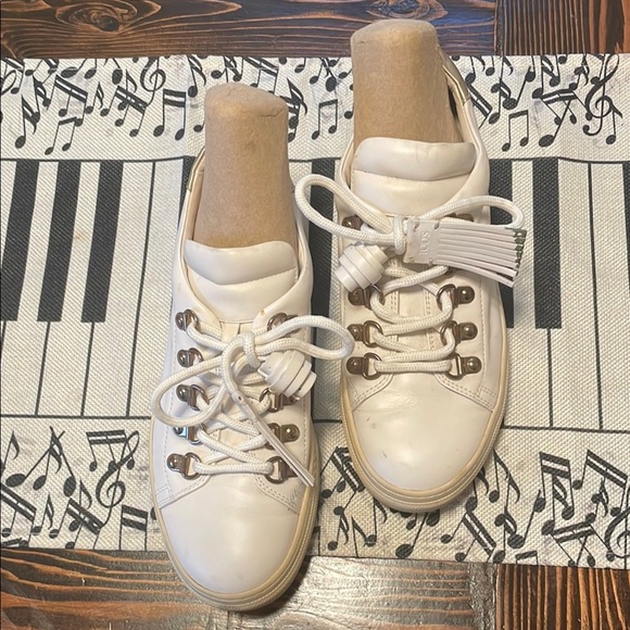 Tod's White Tassel Leather Trim Gold Hardware Sneakers Minimalist Design - Picture 1 of 16
